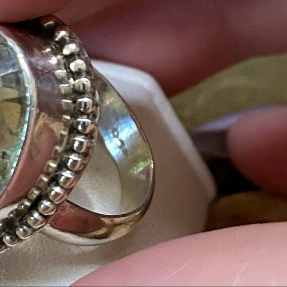 Sterling silver .925 and Pale green gemstone ring - Picture 7 of 8